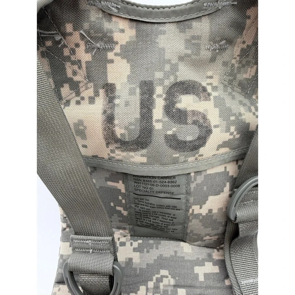 US Military MOLLE II Hydration Carrier ACU Digital Camo Specialty Defense‎ B113